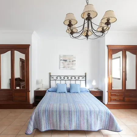Bellavista Piscina Privada Climatizada Y Sauna Holiday home *